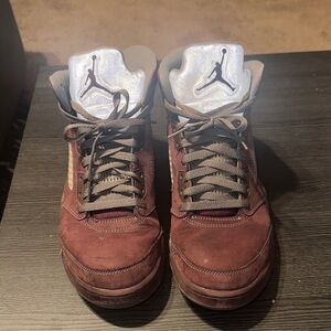 Air Jordan 5 Retro SE 'Burgundy Mens. Jordan 5 METALLIC RED GRAPE.